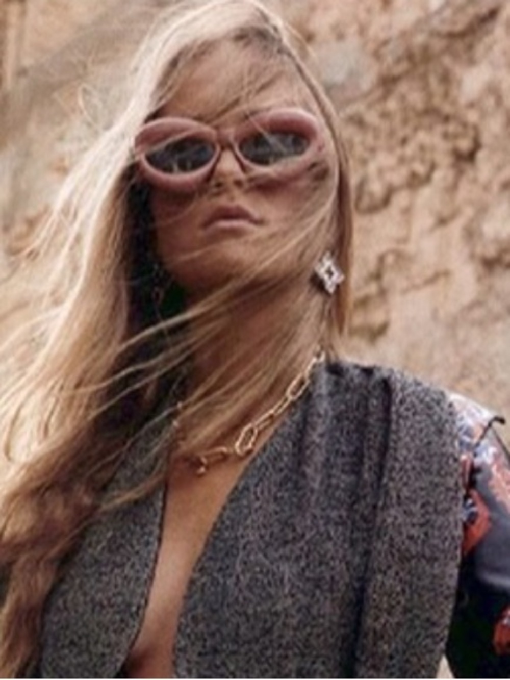 Excluded Loewe Sunglasses, New 340 - Picture 11 of 13